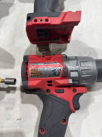 LOT OF (6) ASSTD MILWAUKEE DRILLS WITH 6 STATION MILWAUKEE BATTERY CHARGER - 3