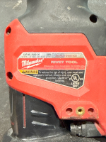 MILWAUKEE RIVET TOOL CAT NO: 2550-20 WITH BATTERY - 2