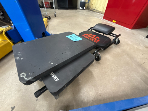 MAC TOOLS SHOP CREEPER AND (2) KNEELING PADS