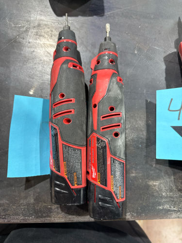 LOT OF (2) MILWAUKEE ROTARY TOOLS CAT NO: 2525-20 WITH BATTERIES