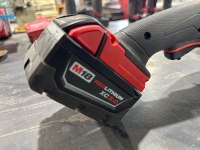 MILWAUKEE 7&rdquo;/9&rdquo; GRINDER CAT NO: 2785-20 WITH BATTERY - 3