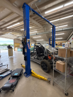 FORWARD LIFT MODEL: I10N400M CAPACITY: 10,000 , SN: NHG17F0047 - 4