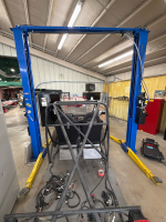 FORWARD LIFT MODEL: I10N400M CAPACITY: 10,000 , SN: NHG17F0047 - 7