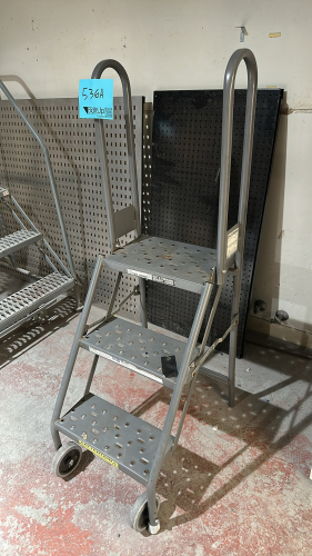 3 STEP SAFTEY LADDER
