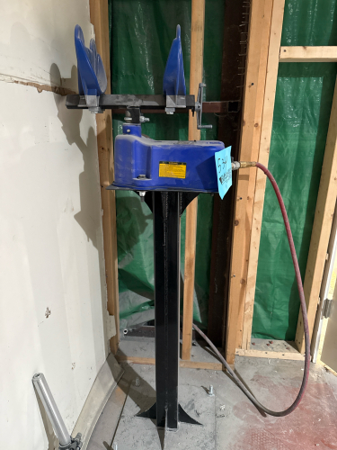 ASTRO PNEUMATIC AIR OPERATED PAINT SHAKER MODEL: 4550A
