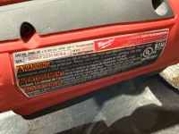LOT OF (2) MILWAUKEE GRINDERS CAT NO: 2680-20 & (1) MILWAUKEE CUT OFF TOOL CAT NO: 2522-20 WITH BATTERIES - 2