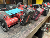 LOT OF (2) MILWAUKEE GRINDERS CAT NO: 2680-20 & (1) MILWAUKEE CUT OFF TOOL CAT NO: 2522-20 WITH BATTERIES - 5