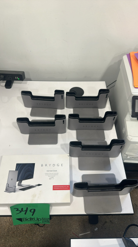 (7) Brydge Vertical Dock For MacBook Pro 13&rdquo;