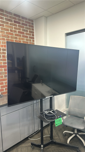 70&rdquo; Vizio 4K TV Model: M70Q6-J03 W/ Apple TV