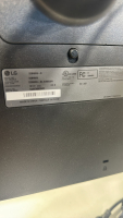 (2) LG 32&rdquo; 4K Monitor Model: 32BN88U-B - 2