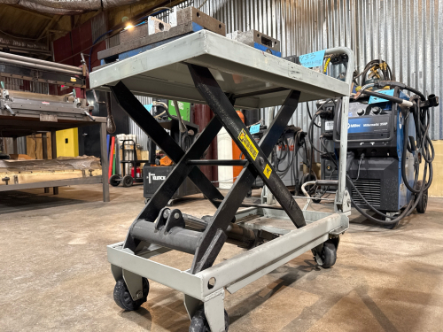 ROUGHNECK LIFT TABLE