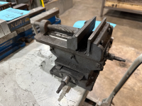 Vise - 2