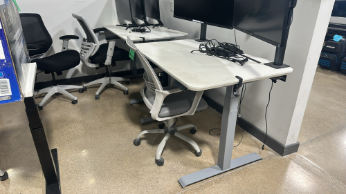 (2) Varidesk Electric Lift Desk 47&rdquo; X 30&rdquo; W/ (3) Office Chairs