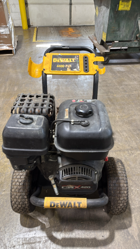DEWALT 4400 PSI PRESSURE WASHER NO PRESSURE GUN