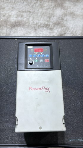 Allen Bradley POWER FLEX 40 AC DRIVE CAT NO. 22B-D024N104