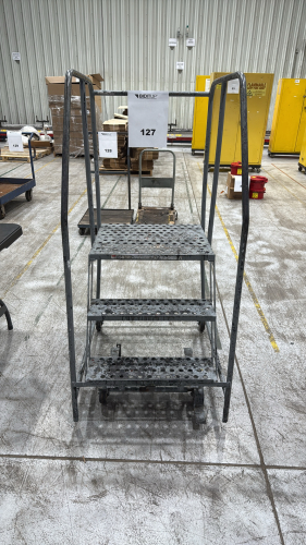 3 STEP SAFETY LADDER