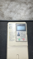 YASKAWA VARISPEEDE7 AC DRIVE MODEL: CIMR-E7U43P7 - 2