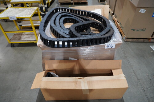 (1) SKID OF PLASTIC CABLE DRAG CHAIN WIRE CARRIER ;