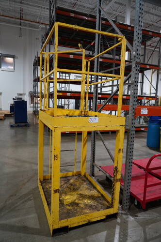 MAN LIFT ; 3'X 47" X 93"