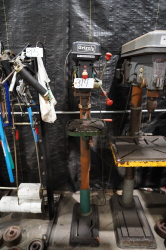 2017 GRIZZLY INDUSTRIAL 12 SPEED HEAVY DUTY 14" FLOOR DRILL PRESS G7944; TABLE SIZE 11" X 11, HEIGHT 64", MOTOR 3/4, 110V, 1 PH, SPINDLE TO COLUMN 7", TABLE DISTANCE 49", TRAVEL 3-1/4", SPINDLE SPEED140-3050 RPM, WEIGHT 155LBS; Ser No: 24563