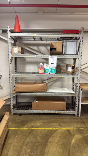 1 SECTION OF PALLET RACKING 8&rsquo;, 10 BEAMS W/ WIRE DECKING AND CONTENT