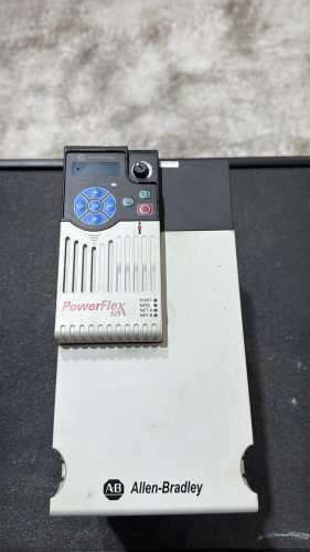 ALLEN BRADLEY POWER FLEX 525 AC DRIVE CAT NO. 25B-D030N104