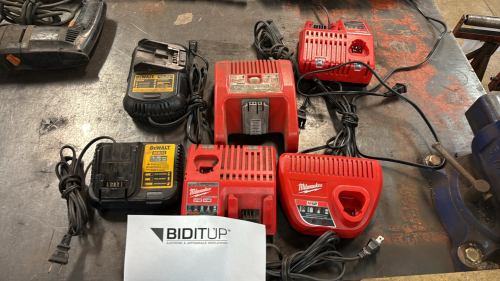 (4) MILWAUKEE CHARGERS AND (2) DEWALT CHARGERS