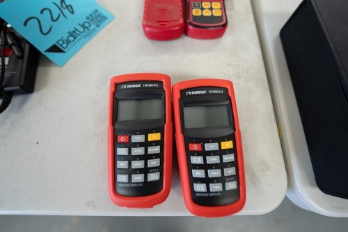 LOT OF (2) OMEGA THERMOMETERS MODEL: HH804U