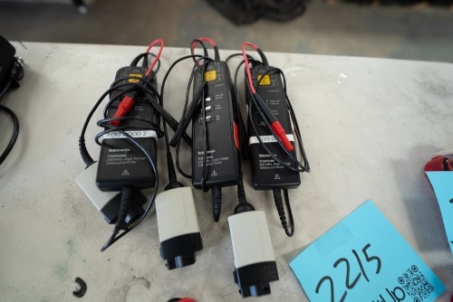 LOT OF (3) TEKTRONIX DIFFERENTIAL PROBES MODEL: THDP0200