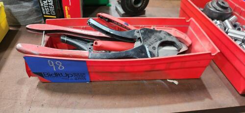 LOT OF ASSORTED RATCHETED PIPE/TUBING CUTTERS