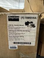 DAYTON 1000LB ELECTRIC WINCH MODEL 5W659A WITH KIT-1404 MOUNTING KIT AND PULLEY BLOCK - 4