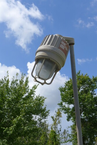 Lot of 8 Hubbell Killark Hostile Lite Explosion Proof Lights