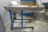 Hopper/ Conveyor of Granules & Powders on Rolling Cart