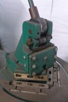 Tennsmith N6 Manual Hand Corner Notcher - 2