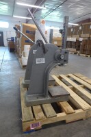 2 x Cast Iron Arbor Presses - 4