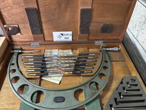 Mitutoyo 12&ndash;18" Outside Micrometer Set
