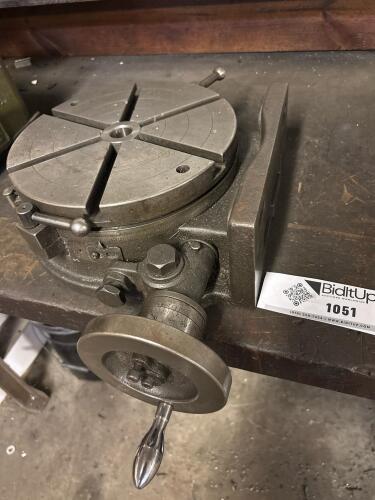 Manual Precision Rotary Table