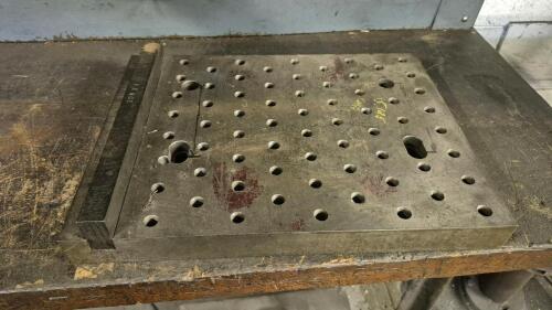 Fixture Plate With Tapped-Hole Grid And Edge Fence