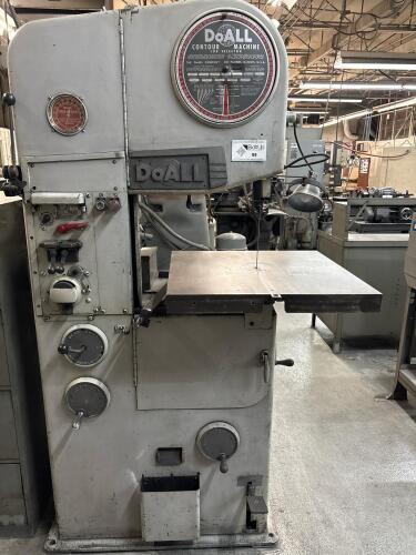 DoALL Vertical Contour Bandsaw With Built-In Blade Welder