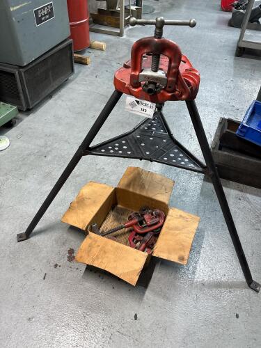 Ridgid No. 40A Tri-Stand Pipe Vise With Accessories