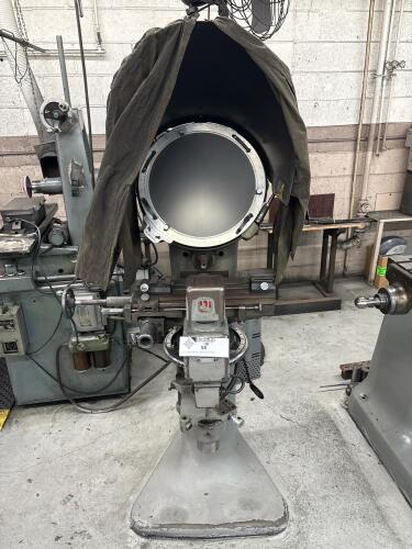 Jones & Lamson Model PC-14 Optical Comparator / Measuring Machine