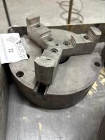 Three Jaw Scroll Lathe Chuck With Two Piece Reversible Jaws - 2