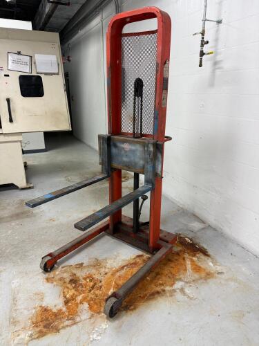 Presto Hydraulic Platform Stacker