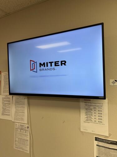 Wall-Mounted Vizio TV with Dell OptiPlex 3080
