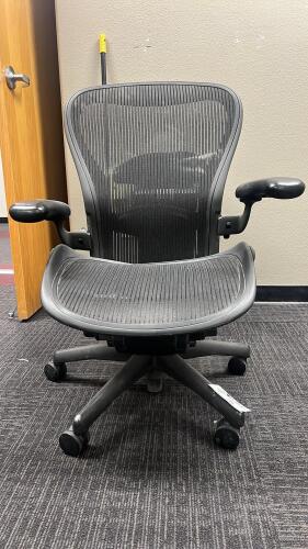 Herman Miller Aeron Office Chair &ndash; Ergonomic Mesh with Adjustable Arms