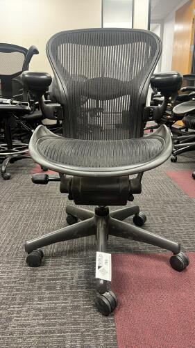 Herman Miller Aeron Office Chair &ndash; Ergonomic Mesh with Adjustable Arms