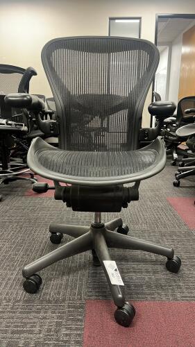 Herman Miller Aeron Office Chair &ndash; Ergonomic Mesh with Adjustable Arms