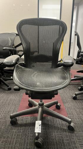 Herman Miller Aeron Office Chair &ndash; Ergonomic Mesh with Adjustable Arms