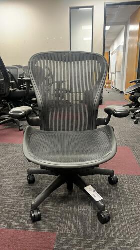 Herman Miller Aeron Office Chair &ndash; Ergonomic Mesh with Adjustable Arms