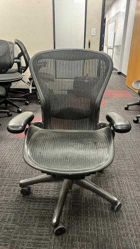Herman Miller Aeron Office Chair &ndash; Ergonomic Mesh with Adjustable Arms